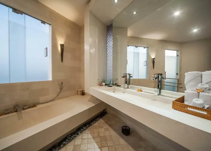 Luxury Juno Villa